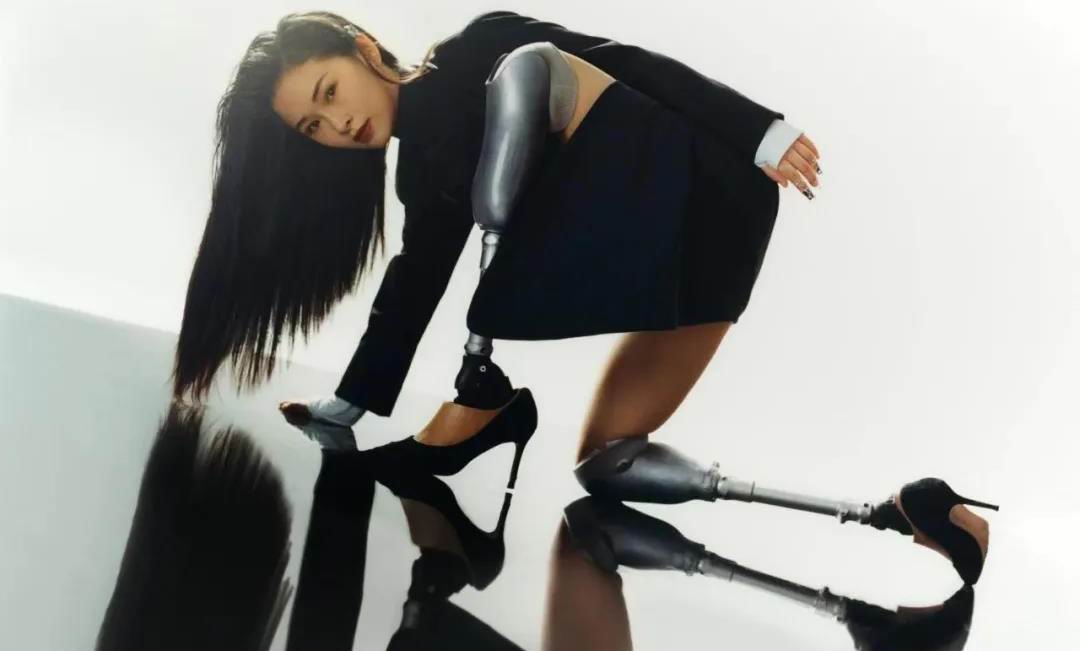 廖智有了坚定同行的爱人,有了两个孩子,有了热爱的舞蹈和事业,她把来