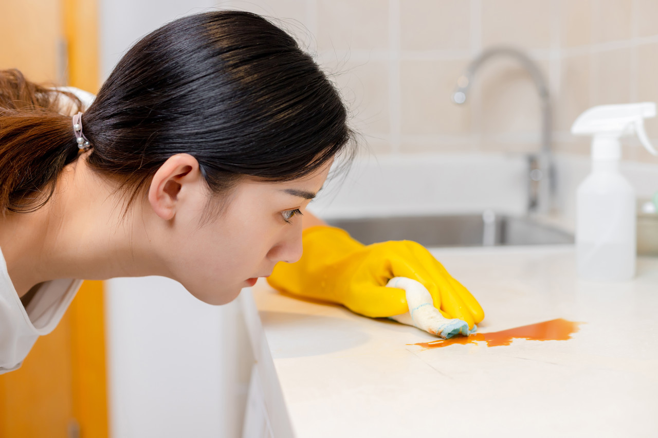 逾3成受访家政阿姨月收入超8000元深度保洁为春节工作首选