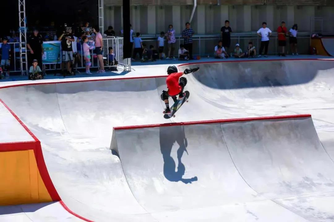 拥有规格最高的滑板专业场地,黄浦滨江滑板极限公园正式开园