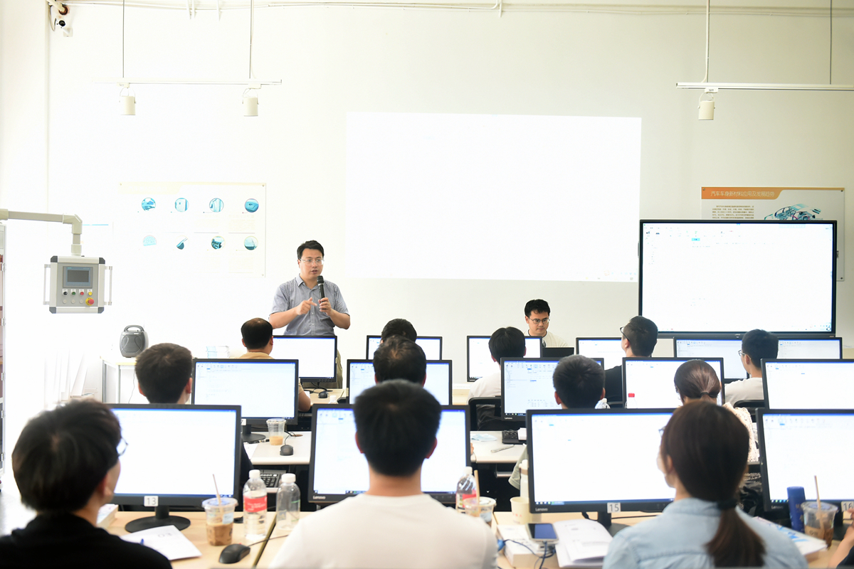 汽车学院开班1.jpg